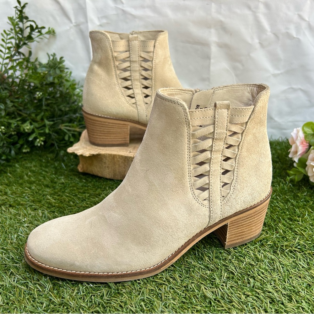 Paul green Vienna Chelsea Boot - Biscuit Soft
Suede women size UK5 US  7.5 New